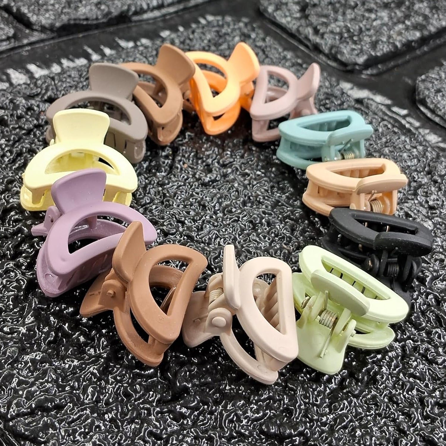 Plastic Small Hair Clips for Girls Kids Hair Accessories (3 Pcs Set / Mix Color & Design) - Image 6