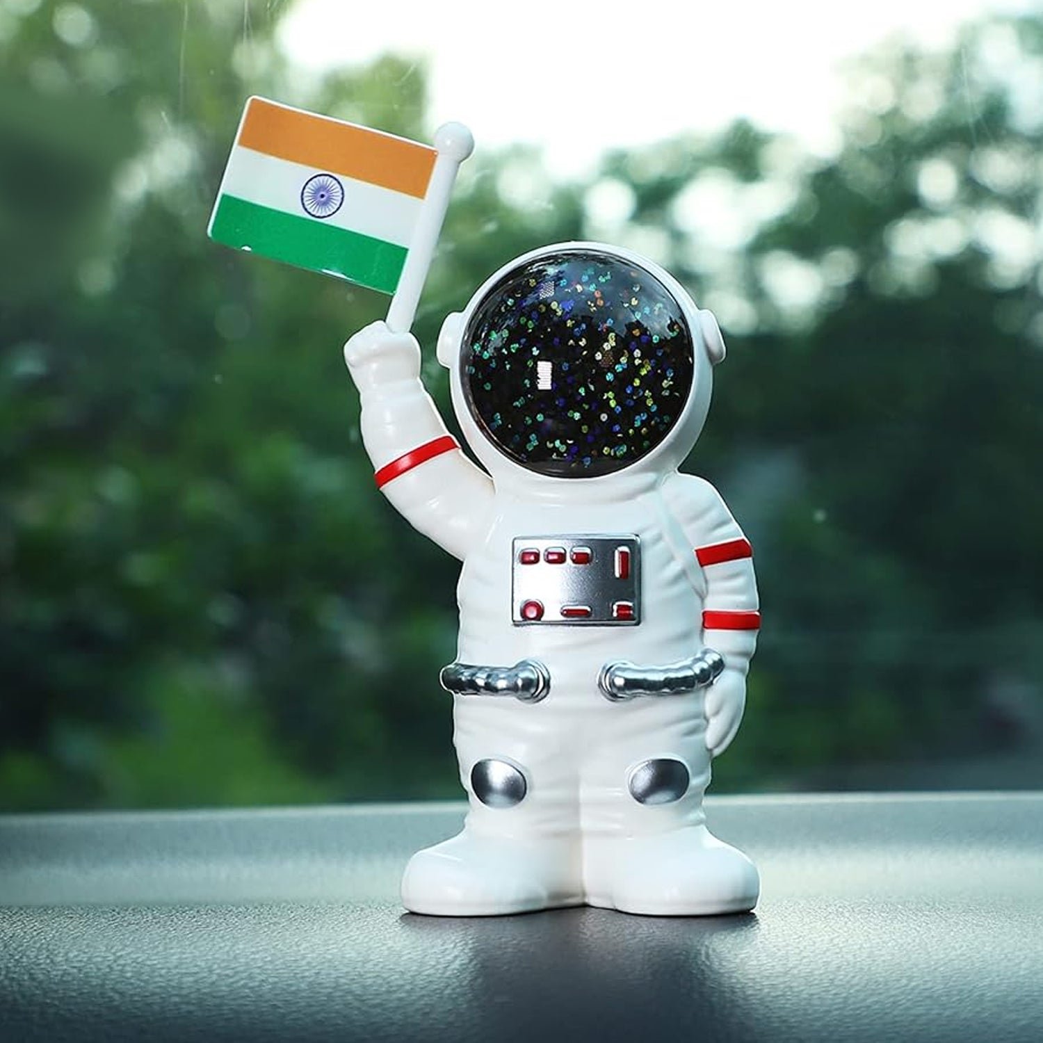 Solar Power Astronaut Ornament Moving Hand with Indian Flag (1 Pc) - Image 9