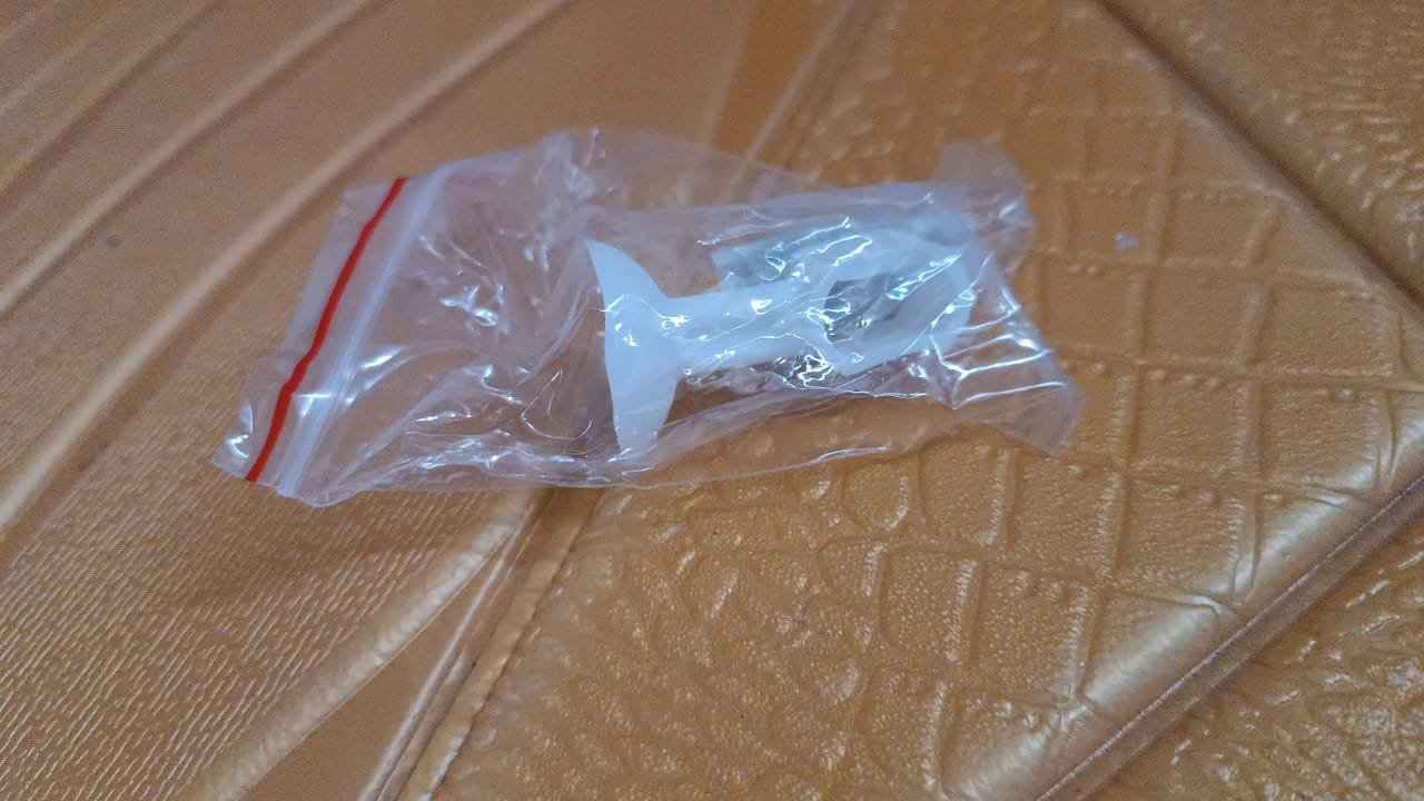 Self-Sucking Silicone Door Stopper (1 Pc / Mix Color) - Image 9