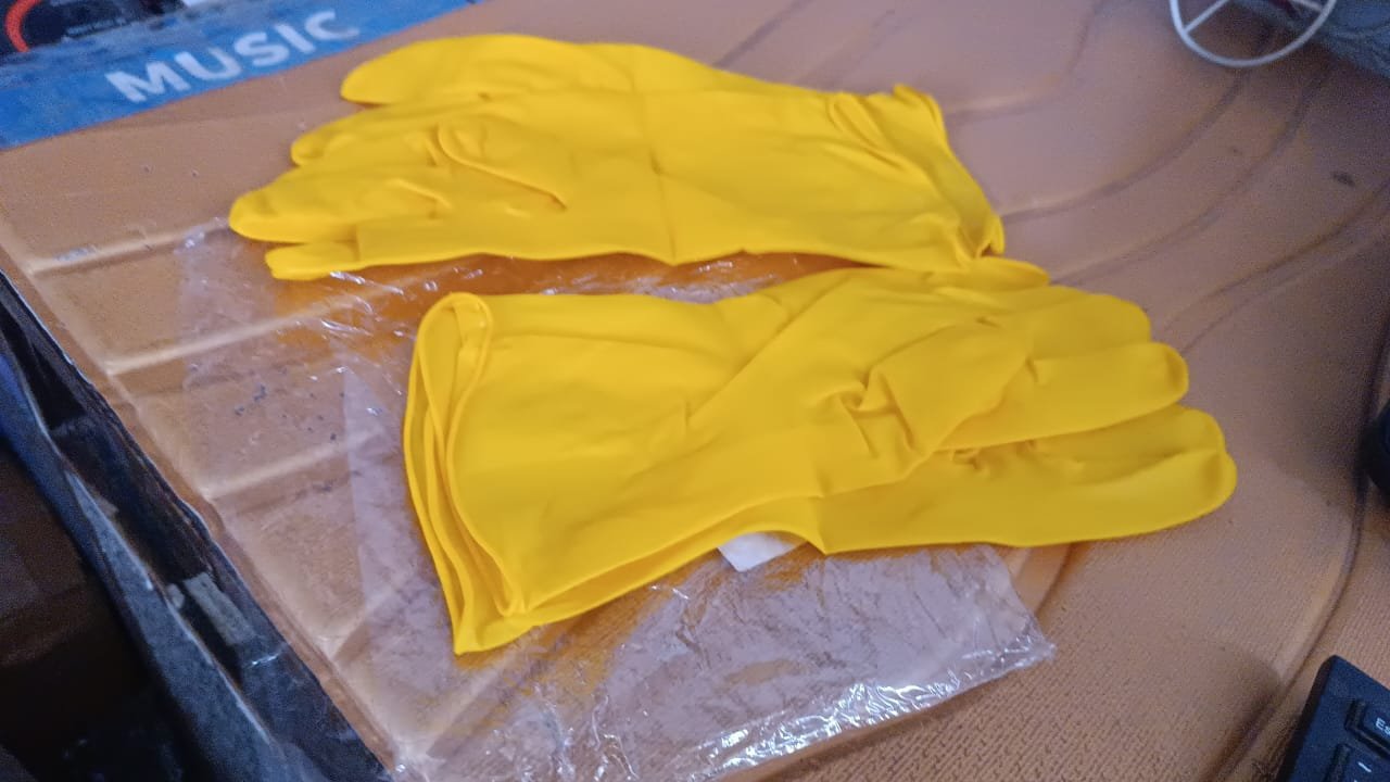 Latex Household Gloves (2 Pair / Mix Color) - Image 9