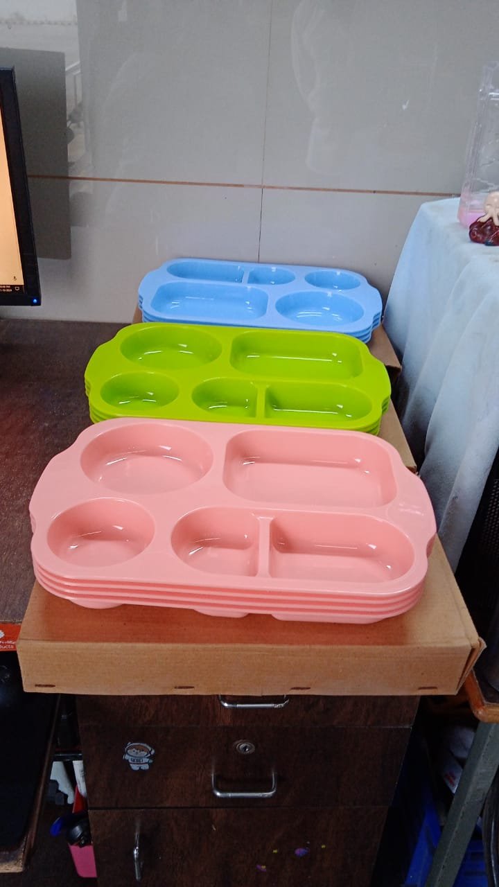 Unbreakable Plastic Food Plates / Biodegradable 5 Compartment Square Plate for Food - Image 11