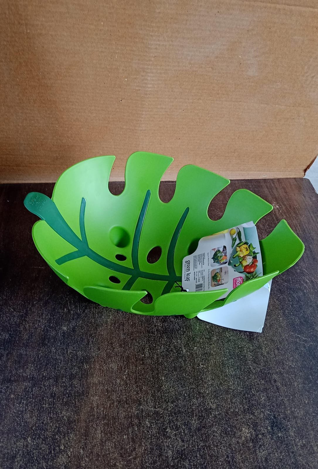 Leaf-Shaped Plastic Fruit Basket (1 Pc) - Image 7