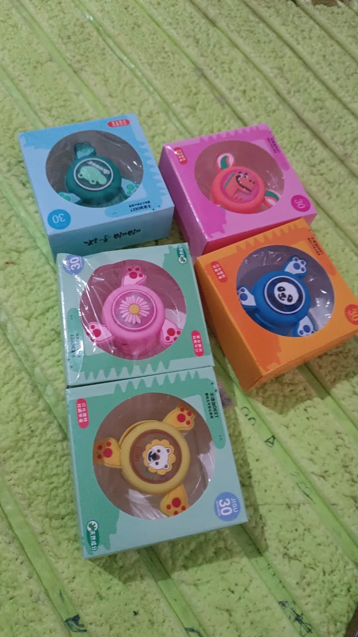 LED Light & Spinning Slap Kids Cartoon Bracelet Wrist Band (1 Pc / Mix Design) - Image 8