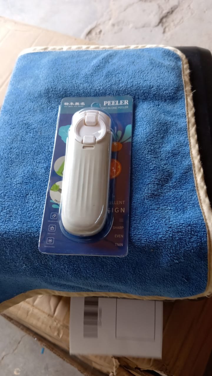 Dual-Use Knife and Peeler, 2-in-1 Stainless Steel Blades Wiith case (1 Pc) - Image 7