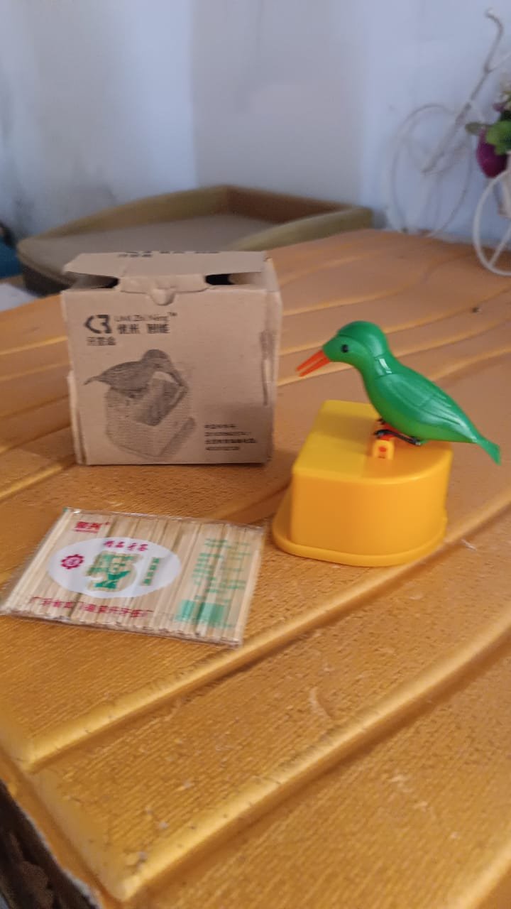 Portable Automatic Bird Toothpick Storage Box - Image 9