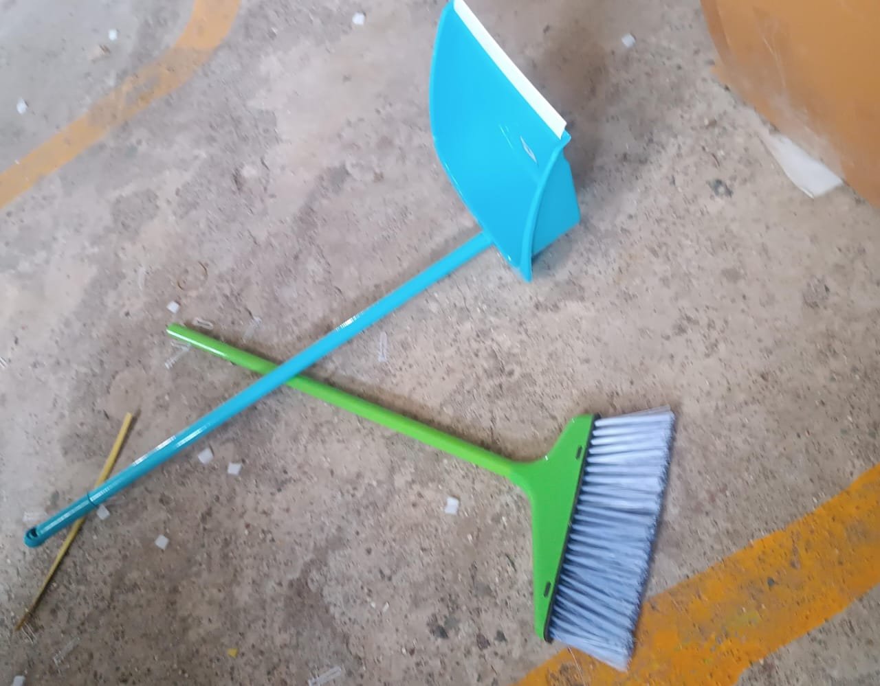 HANDLE DUSTPAN AND BRUSH FOR SWEEPING & CLEANING DUST, Supdi - Image 7