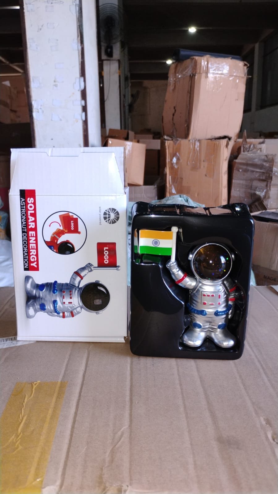 Solar Power Astronaut Ornament Moving Hand with Indian Flag (1 Pc) - Image 11