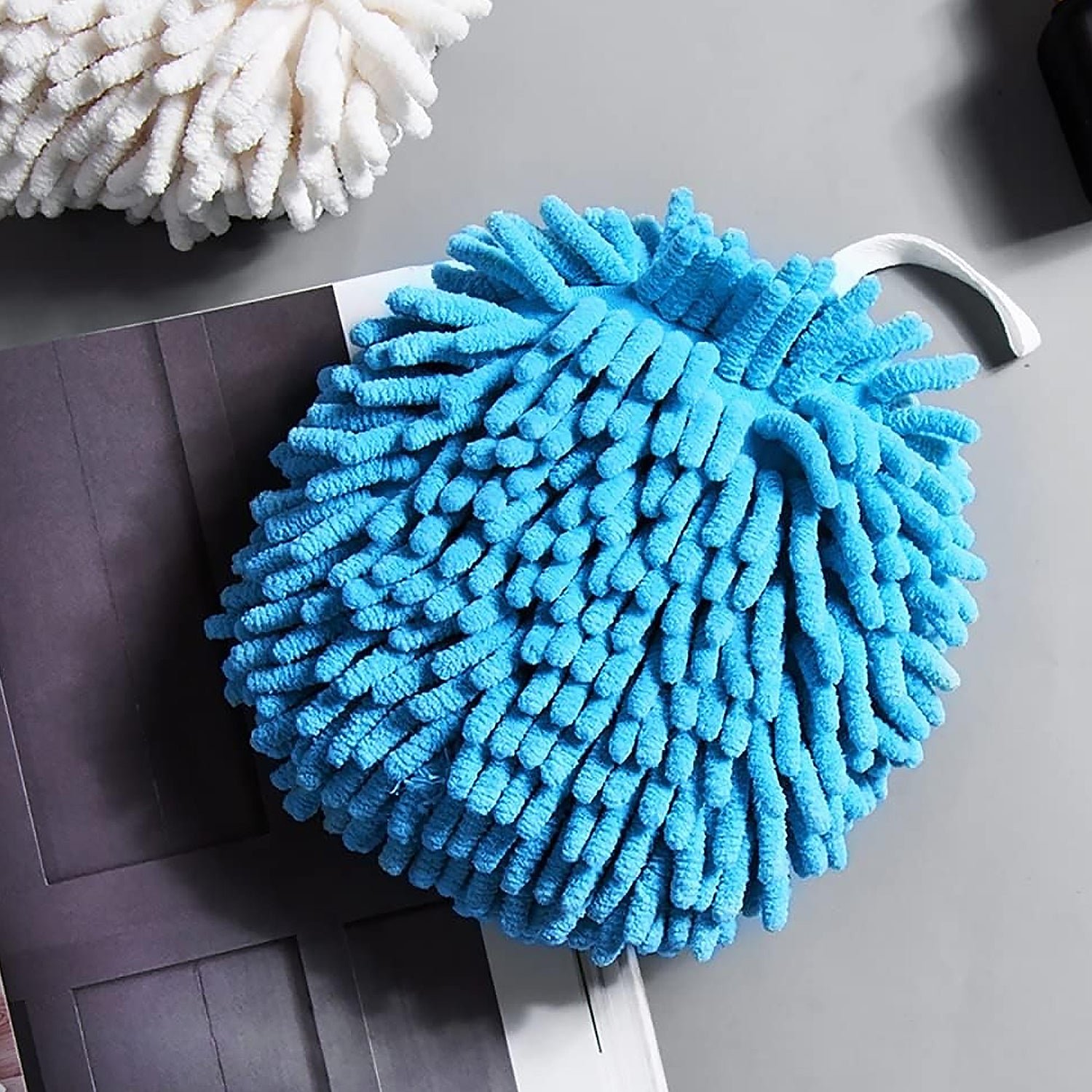 Microfiber Cleaning Duster for Multi-Purpose Use - Image 3