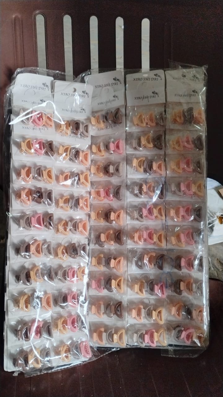 Plastic Small Hair Clips for Girls Kids Hair Accessories (3 Pcs Set / Mix Color & Design) - Image 11