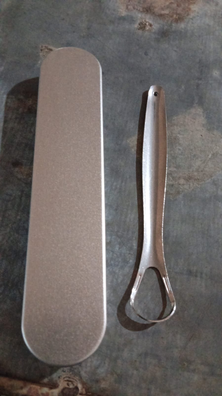 Stainless Steel Tongue Scraper for Bad Breath & Oral Hygiene, Metal Case Included (1 Pc) - Image 8