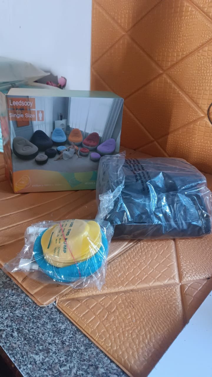 Portable Indoor/Outdoor Air Sofa, couch & Pump - Image 10